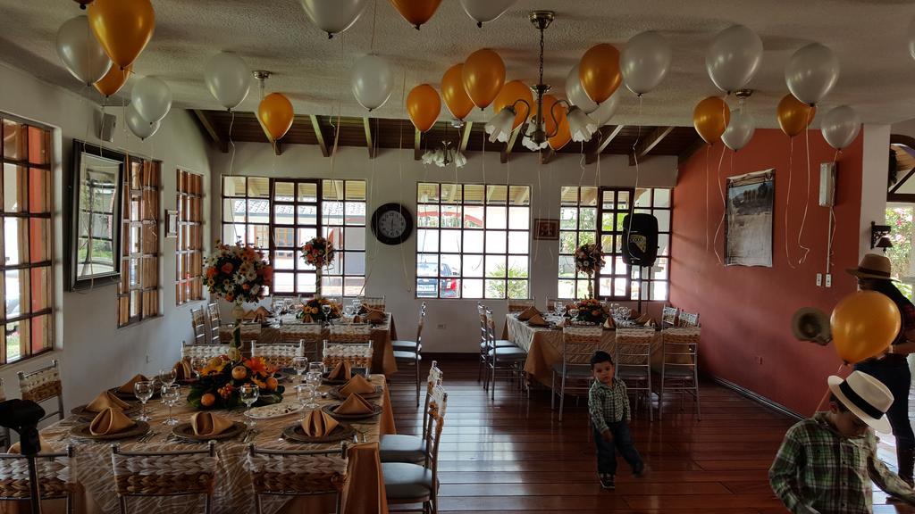 Hosteria San Carlos Tababela Extérieur photo