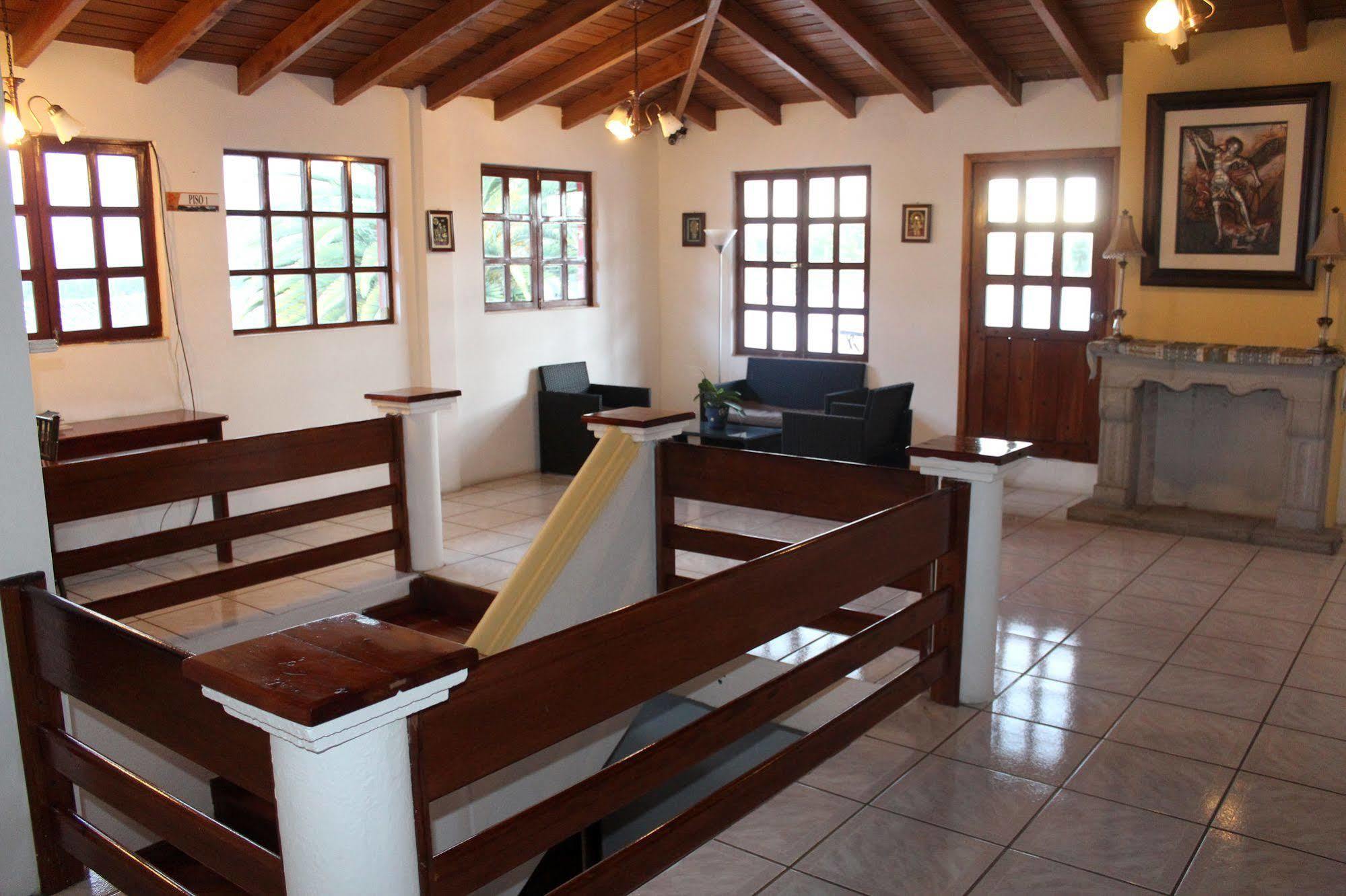 Hosteria San Carlos Tababela Extérieur photo