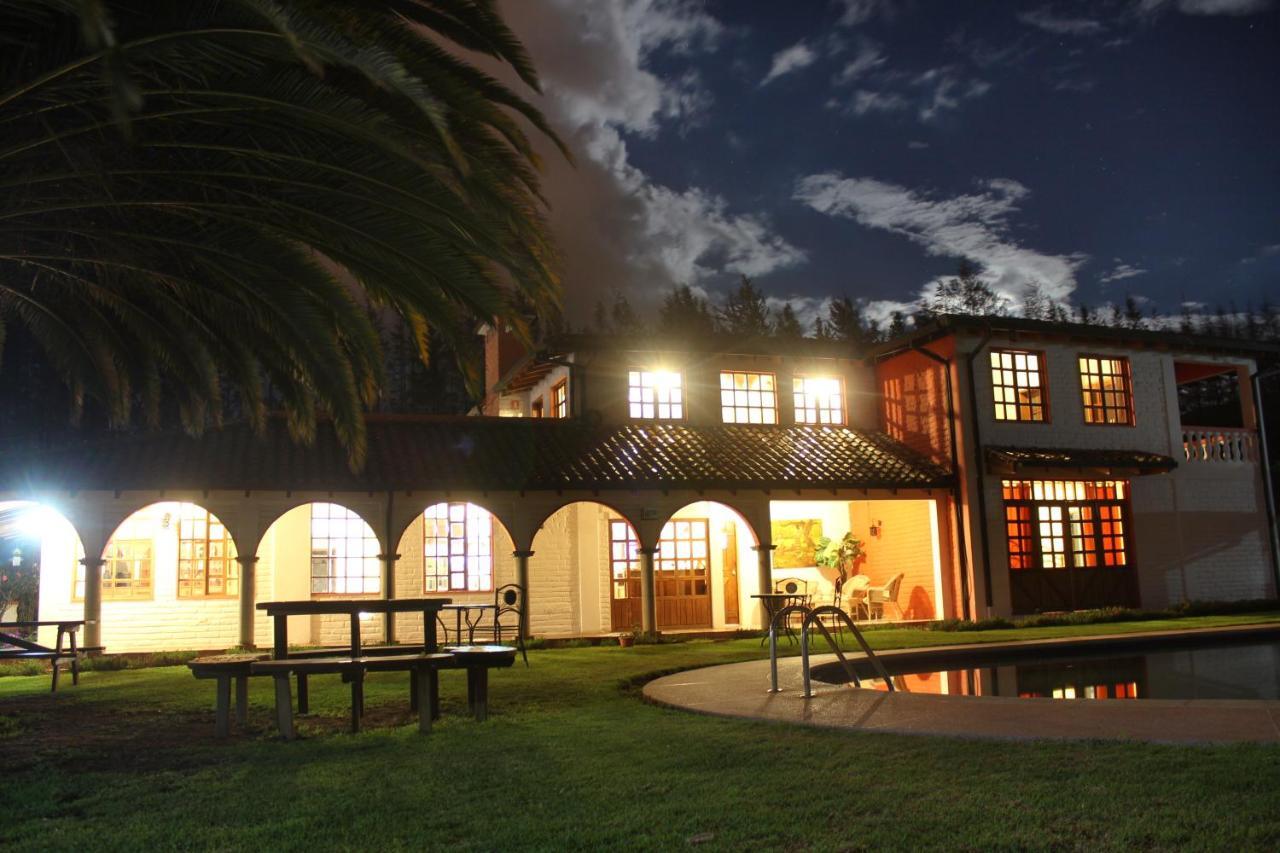 Hosteria San Carlos Tababela Extérieur photo