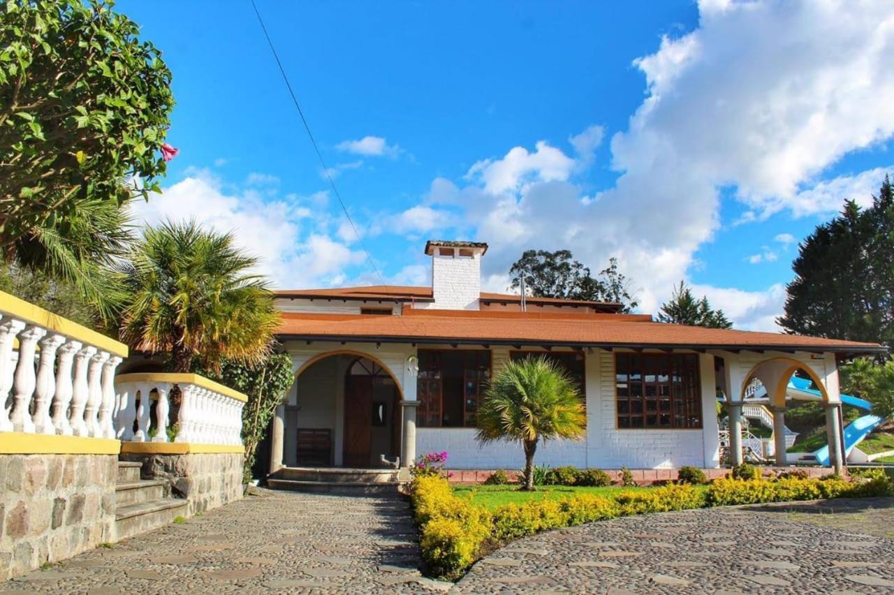 Hosteria San Carlos Tababela Extérieur photo
